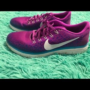 Nike Free Run Athletic Shoes